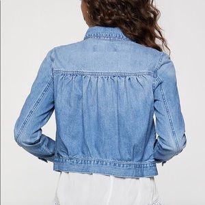 CROPPED BCBG DENIM JACKET - NEVER WORN!